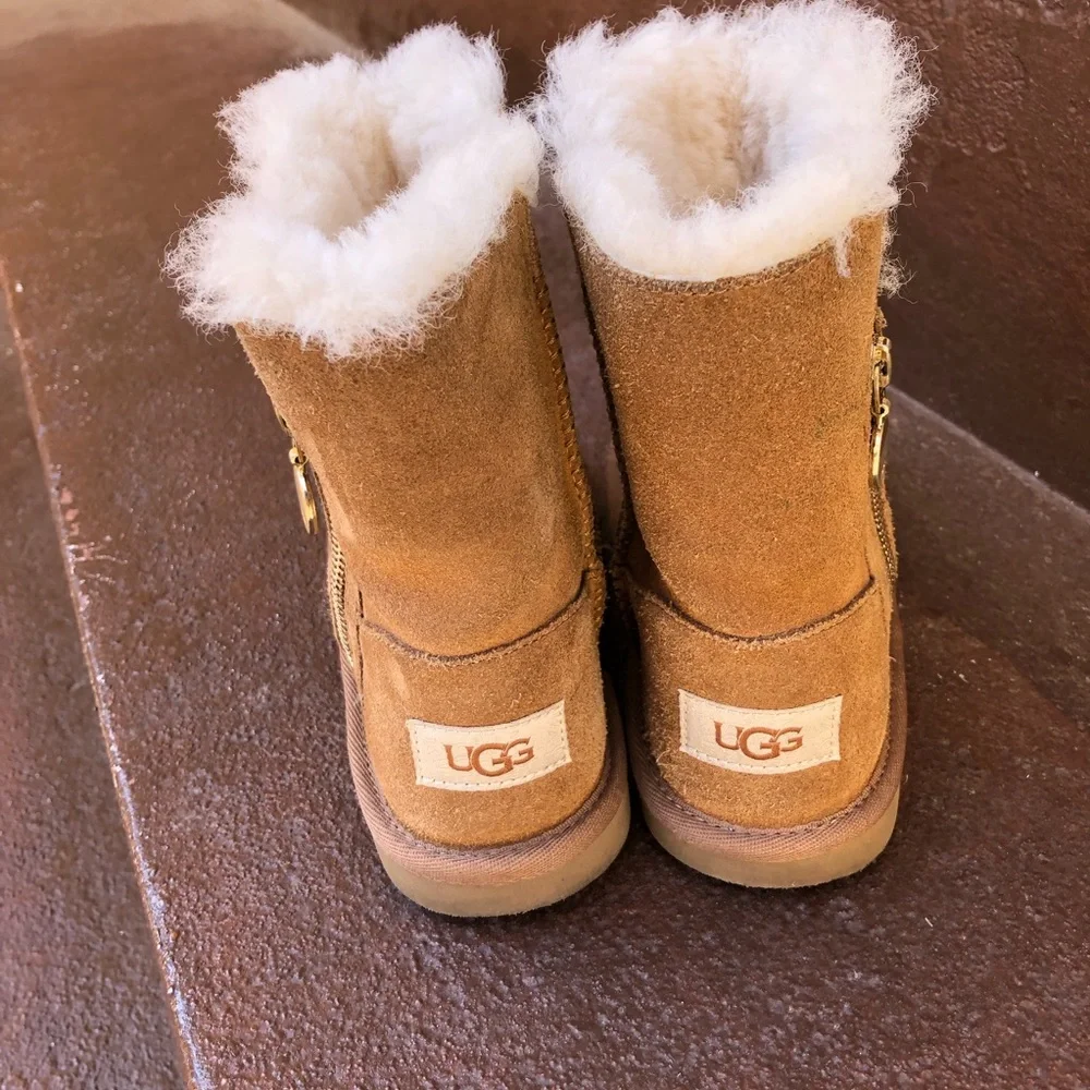 Koolaburra by Ugg Girls Side Zip Boots‎ Size 13 Chestnut Sheepskin Suede